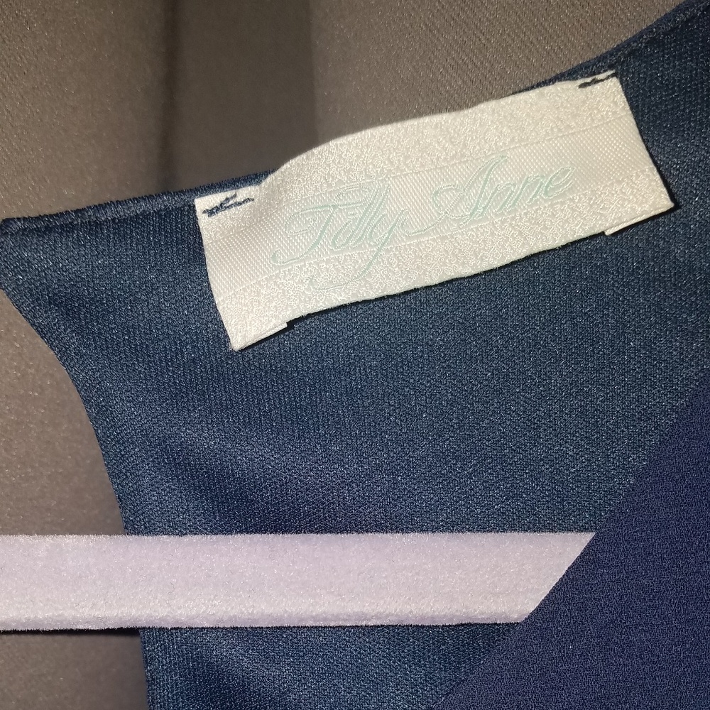 Navy dress. - Picture 6 of 6